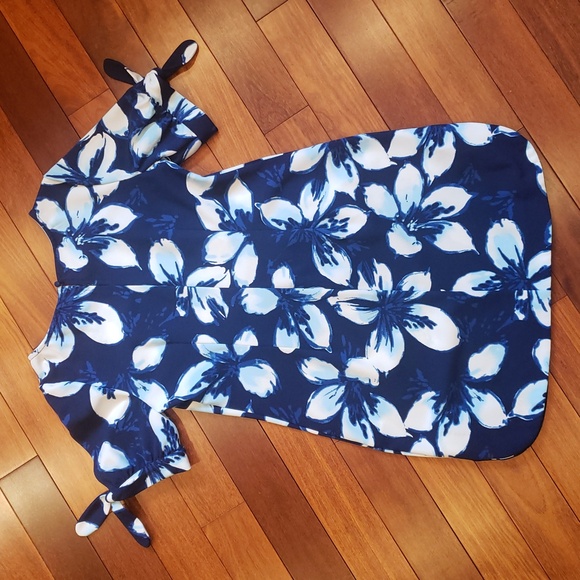 Blue and White Floral dress, women's size 10 - Picture 6 of 9